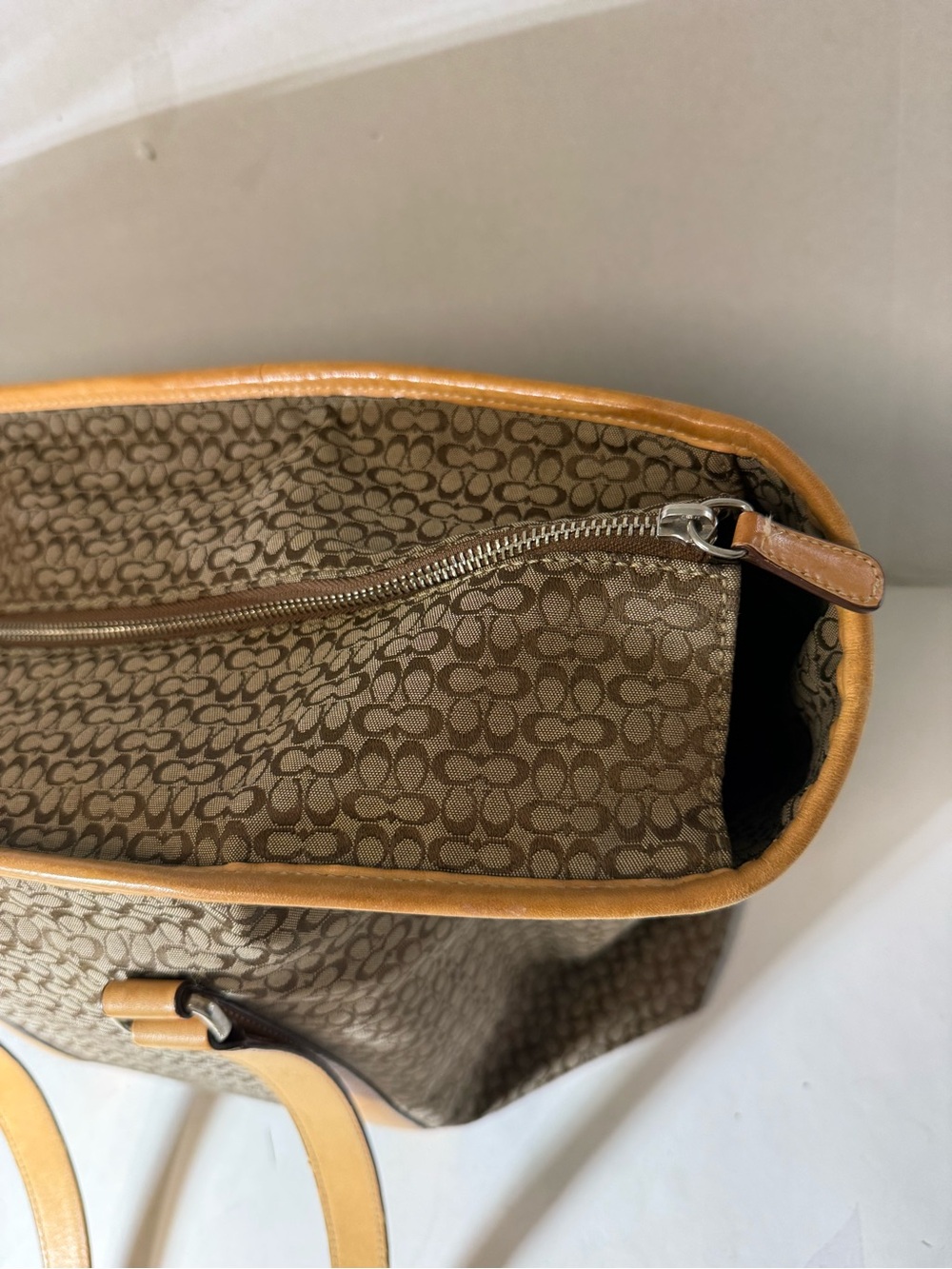 Coach F77012 Vintage XL Signature C Canvas & Vachetta Leather Tote Weekender - Picture 6 of 8